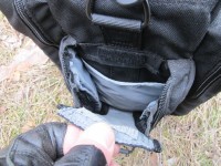 Стенки и дно боковых карманов сумки 5.11 Tactical Side Trip Briefcase имеют демпфирующие вставки