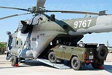 Погрузка Уаз в вертолет Ми-8