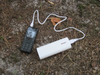 Работа Soshine E4 в качестве мобильного накопителя энергии Powerbank, зарядка от него внешних устройств