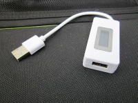 Выходной порт USB тестера KCX-017 предназначен для подключения к тестеру заряжаемых или проверяемых устройств