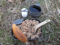 Использования набора посуды Wildo Camp-A-Box Complete в полевых условиях, обзор