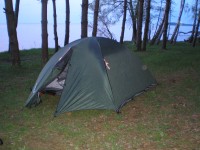 Трехместная туристическая палатка подходит в тех случаях, если ночевки будут в разных местах