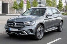 Mercedes-Benz GLC 2019 года, экстерьер и интерьер, характеристики, оснащение, пакет AMG, двигатели, трансмиссия, обзор